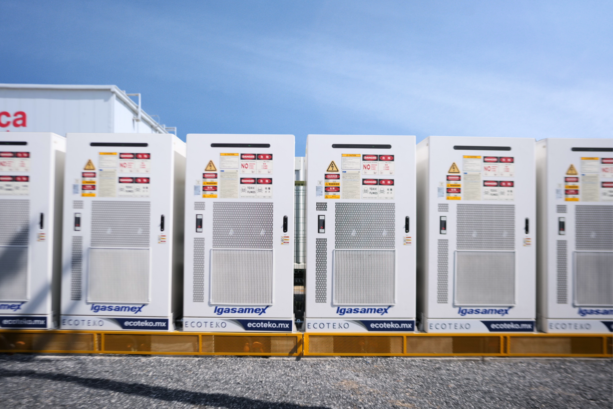18 baterías BESS ya en instalación en Apodaca